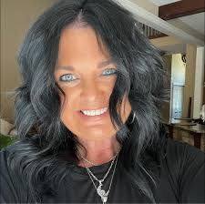 Why is my 2025 vehicle showing low oil level after oil change?