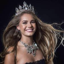 Dutch model lotte van der zee dead at 20 after 2 weeks in coma following cardiac attack. Facebook