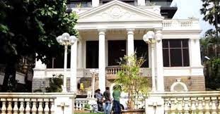 Its average cost is rs 200 cr. Shah Rukh Khan Reveals His Most Expensive Possession Srk Shah Rukh Khan Luxury Items Mumbai Bandra Mannat House Dubai Villa London House Watch Cars