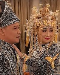 What hotels are near rumah adat melayu? 26 Ide Sewa Baju Adat Kalimantan Barat Melayu Pontianak Kalimantan Pengantin Baju Pengantin