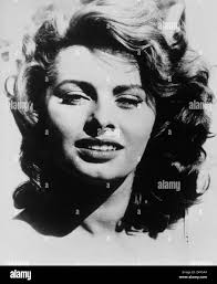 Sophia Loren, Close-Up Portrait, on-set of the Film, "The River Girl" (La  Donna del Fiume), Lux Film, Minverva Film, Columbia Pictures, 1954 Stock  Photo