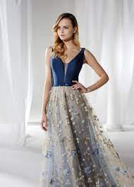 Sabato 25 marzo il brand internazionale nicole presenta le nuove collezioni di abiti da sposa e cerimonia 2018 presso il palazzo dei congressi di. Nicole Abiti Da Cerimonia 2021 A Napoli E In Campania Atelier Carol