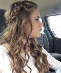 15 easy prom hairstyles for long hair you can diy at home image source : Long Wavy Prom Hairstyles 2018 To Look Gorgeous On Your Big Day Easy Homecoming Hairstyles Formal Hairstyles For Long Hair Medium Hair Styles