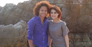 Angin pantai dingin mencengkam ombak laut mengajak pulang. Tentang Aku Lirik Lagu Ombak Rindu Hafiz Feat Adira