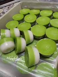 Bila gula dah hancur baru ditambah santan. 1001 Resepi Kuih Muih Tradisional Umie Safiyya Siaran Facebook