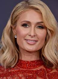 Paris hilton is one of the most well known new york celebrities around. Brutal Misshandelt Paris Hilton Spricht Uber Qualvolle Zeit Im Internat Leute Bild De