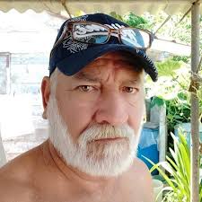 Con esta foto siempre me dicen que me paresco a una famosa 🤗 adivinen a  quien 💖