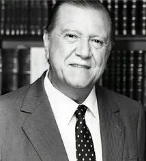 Un día como hoy, 24 de diciembre del año 2009, a la edad de 93 años, murió  en Caracas, Rafael Caldera, abogado, sociólogo, político y Presidente de la  República en dos períodos.