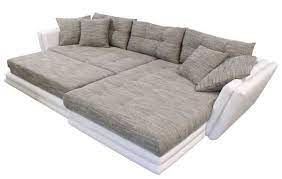 Viele sofas, die mit einer schlaffunktion ausgestattet sind, nutzen die rückenlehne, um die sitzfläche zu einer plattform für komfortables liegen zu vergrößern. Nett Ecksofa Mit Bettfunktion Gunstig Sofa Mit Schlaffunktion Couch Mit Schlaffunktion Ecksofa