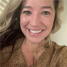 11 years at Hand & Stone, and my secret weapon? Massages, facials, and  skincare that keep me looking like I just started yesterday. 😉 Excited for  what's ahead at Hand & Stone! |