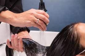 Apr 10, 2020 · lavare i capelli più di una volta al giorno non è necessario, anche se non è il processo di pulizia stesso a danneggiare di più i capelli, quanto i trattamenti post lavaggio. L Eco Device Che Rivoluziona Il Modo Di Lavare I Capelli La Repubblica