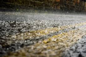 Bruit doux de la pluie par terre et sur les toits ! La Pluie Qui Tombe Images Photos Gratuites Images Gratuites Et Libres De Droits