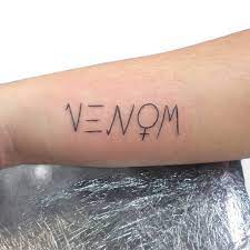 Getting a meaningful tattoo is a great way to commemorate a significant event in your life. Mythic Tattoo Studio Calafell Venom Women Realizado Por Yasmi B Tattoo Tattoos Tattoolife Tattoolovers Minitattoo Minitatuajes Minitattoos Ink Inkedgirls Inkedtattoo Inked Tattoocalafell Mythictattoostudio