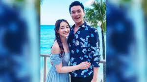 She is currently signed to shaw brothers management and has an artiste contract with tvb. é™³ç€…æ›¬èˆ‡è€å…¬åˆç…§è·³éŽæ‹æ‹–ç›´æŽ¥å®£å¸ƒçµå©š Youtube