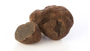 C'è chi dice che bisogna fare maggiore attenzione nel pulire il tartufo bianco e chi invece ritiene che sia più difficile la pulizia del tartufo nero. Come Pulire Il Tartufo Tartufo Com