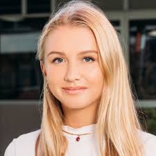 Alexandra Laird's Instagram, Twitter & Facebook