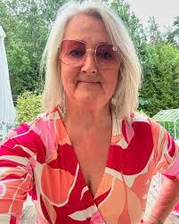 Rhonda Beeson's Instagram, Twitter & Facebook