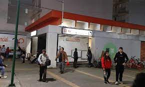 Aquí encontrarás información sobre la estación san joaquín, del metro, que lugares cercanos están y cómo llegar a la estación san joaquín a través del transporte público Reportan Retrasos En Linea 7 Del Metro