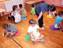 Evaluarea în vedrea încadrării în grad de handicap se face în funcţie de forma clinică, respectiv de intensitatea tulburărilor de gestualitate, renale, respiratorii şi de nutriţie, prevăzute pentru afectarea structurilor, prezentate la capitolele în cauză. Copiii Cu Autism IncadraÅ£i In Grad De Handicap DupÄ Noi Criterii Monitorul De Vrancea