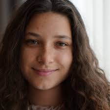 Lily Whitman's Instagram, Twitter & Facebook