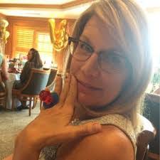 Lisa Dicarlo's Instagram, Twitter & Facebook