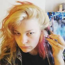 The answer to this question in its most simple form is yes, you can bleach wet hair, but there are reasons that it generally isn't usually preferable, as well as specific circumstances where it is exactly what you should be doing depending on the condition of your hair and the results you're trying to achieve. How To Repair Gummy Stretchy Hair After Bleaching 5 Tricks And Treatments