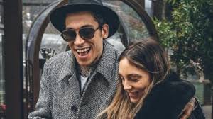 Yeni evli çift öykü karayel ve can bonomo, balayı rotası olarak çeşme'yi seçti. Can Bonomo Biz Yuruyuscuyuz Trend Haber Turkiye Nin Guncel Trend Haber Sitesi
