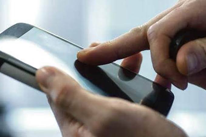 Bangladeshi youth involved in mobile smuggling network after arriving in Kolkata