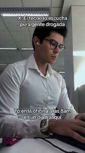 Yo En La Cena De Empresa Fingiendo Techno