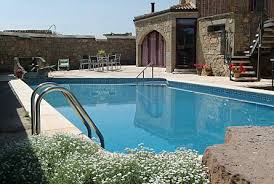 Antigua casa de pueblo que se ha restaurado como alojamiento rural independiente. Alquiler Apartamentos Vacacionales En Ponts Lleida Lerida Y Casas Rurales