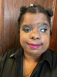 Stacy Earp's Instagram, Twitter & Facebook