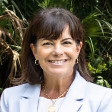 Donna Cumbee's Instagram, Twitter & Facebook