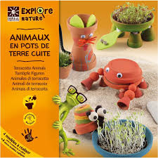 Ange de jardin avec des pots de terre cuite. Coffret Animaux En Pots Terre Cuite Nature Decouvertes