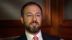 Türk amerikan i̇şadamları derneği'nin başkanı ekim alptekin, bir davete nigar talibzade ile katıldı. Is Adami Ekim Alptekin Ozel Jetiyle Kunefe Getirtti Magazinalbum Com