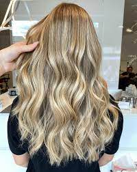 The sleek, extraordinarily wavy and curly haircut designs seem to fit every face. 6 Attractive Wavy Hairstyles For Women 2021 Hairstyles Weekly