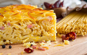 Le frittatine di pasta napoletane sono le regine dello street food napoletano, un antipasto saporito e succulento che conquisterà tutti! I Trucchi Per Fare La Frittata Di Maccheroni Come A Napoli