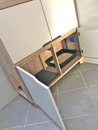 Eine katzentoilette im schrank, oder kurz katzenschrank, sieht nicht nur schick aus, sondern sie bietet auch viele vorteile. 15 Katzenklo Schrank Ideen Katzenklo Schrank Katzen Klo Katzenklo