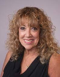 Dodie Stark's Instagram, Twitter & Facebook