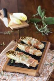 L'insalata russa è un antipasto freddo che si prepara con pezzetti di verdure cotte e crude, olive verdi, piselli e maionese. 33 Idee Su Indivia Nel 2021 Ricette Idee Alimentari Verdure