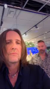 Official Bratt Sinclaire