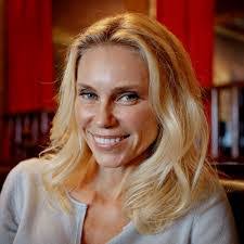 Anna Anka's Instagram, Twitter & Facebook