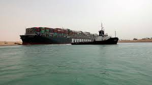 Vea una colección de suez canal blocked by container ship fotos e imágenes editoriales en stock. 3pyzl20hh2yenm