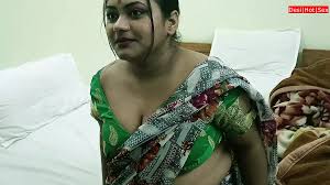 Hot Kamwali Cheating with Boss! Plz dont tell my Wife!