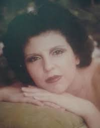 Connie Lillis's Instagram, Twitter & Facebook