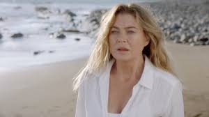 Grey sloan memorial is reeling from its latest heartbreaking loss. Grey S Anatomy Fans Are Freaking Out About This Moment In The Season 17 Premiere Glamour