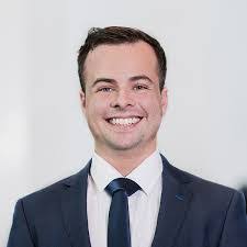 Garrett Pearce's Instagram, Twitter & Facebook