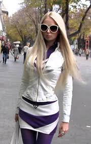 Recently allan mott wrote about the difficulties of being short. Valeria Lukyanova Wikipedia