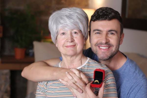 Why age gap relationships are unlikely to work - PsychMechanics