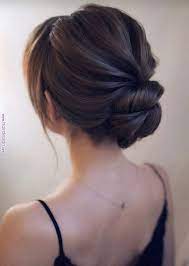 25 Chic Low Bun Hairstyles For Every Bride Here Are 25 Chic Low Bun Hairstyles For Every Bride From Weddingomani Hair Styles Mom Hairstyles Long Hair Styles