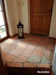 Unsere Original Alten Ziegelplatten Terracotta Fliesen Eignen Sich Bestens Fur Die Verlegung Eines Schonen Bodenbelags Landhaus Fliesen Fliesen Flur Fliesen